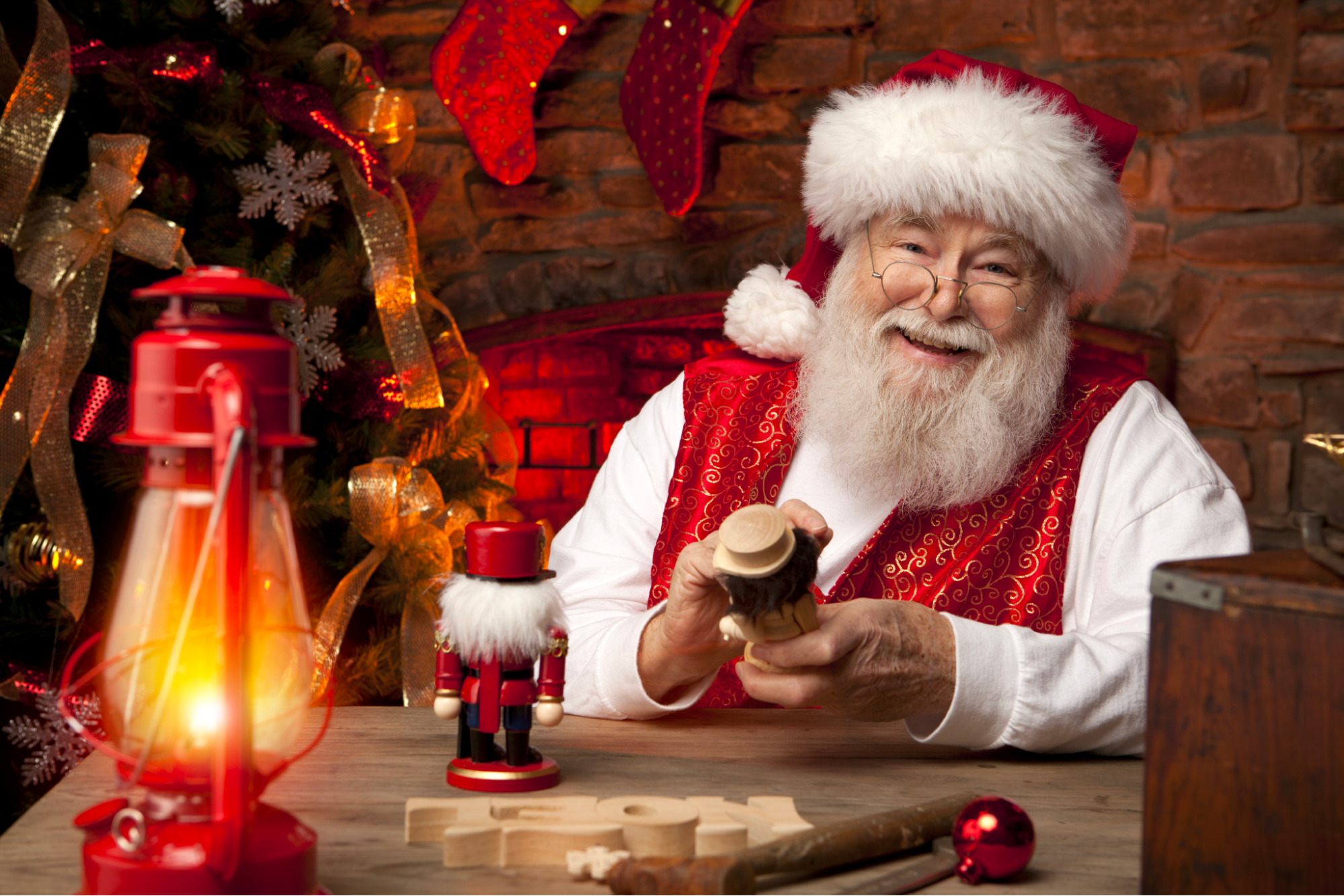 How to Attract New Customers and Build Brand Loyalty During the Holidays